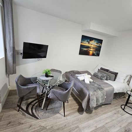 לונדון Stylish Studio Near Kensal Green מראה חיצוני תמונה