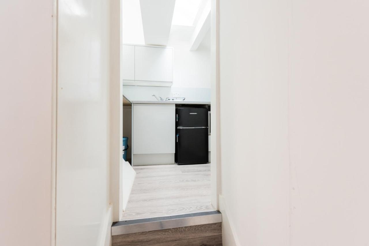 לונדון Stylish Studio Near Kensal Green מראה חיצוני תמונה