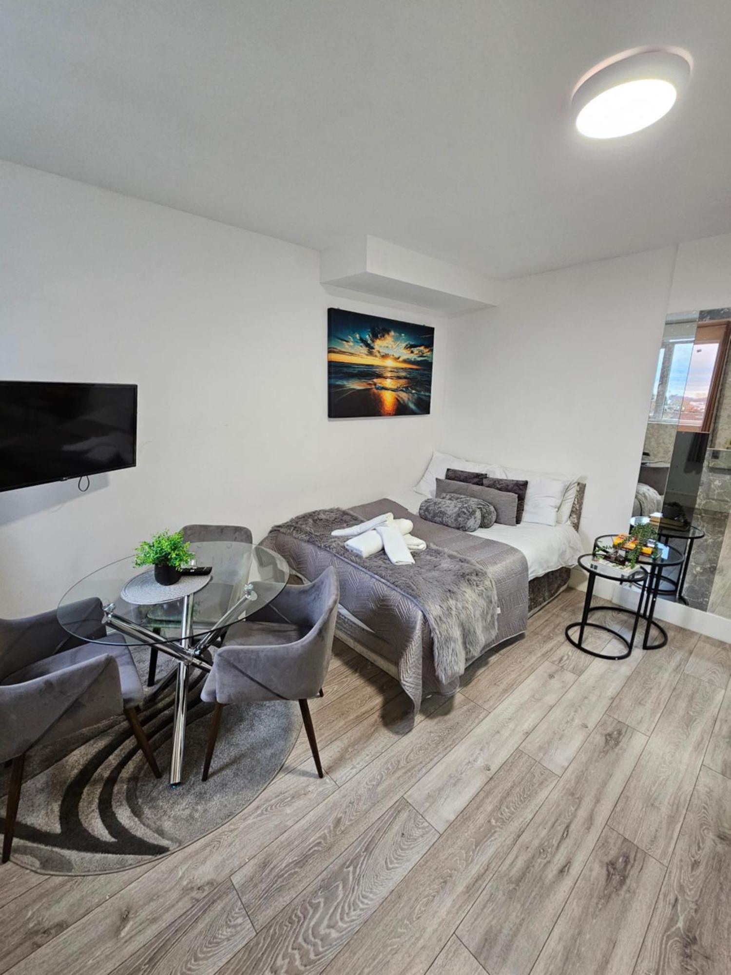 לונדון Stylish Studio Near Kensal Green מראה חיצוני תמונה