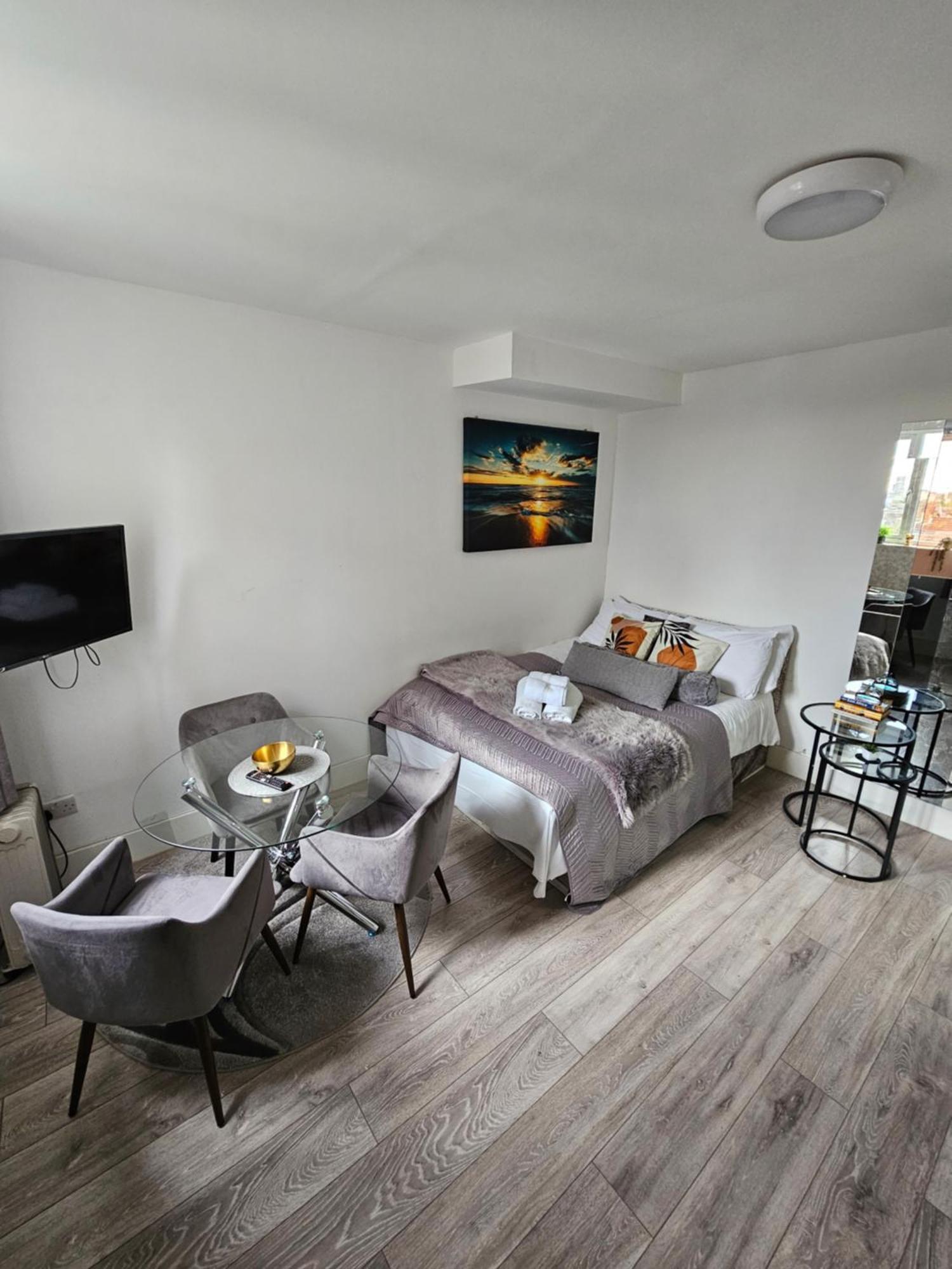 לונדון Stylish Studio Near Kensal Green מראה חיצוני תמונה